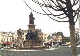 Le monument de 1557 sur la place du 8 octobre 1870